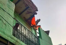 दिल्ली के हर्ष विहार में जर्जर मकान का छज्जा गिरने से 6 साल के बच्चे की मौत