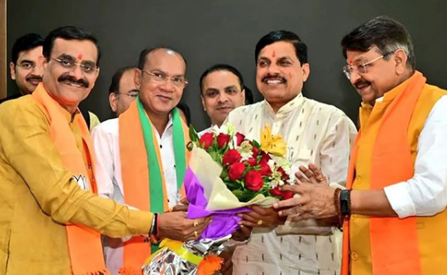 उपचुनाव: मध्य प्रदेश की अमरवाड़ा सीट पर बीजेपी के कमलेश शाह की जीत उपचुनाव: मध्य प्रदेश की अमरवाड़ा सीट पर बीजेपी के कमलेश शाह की जीत