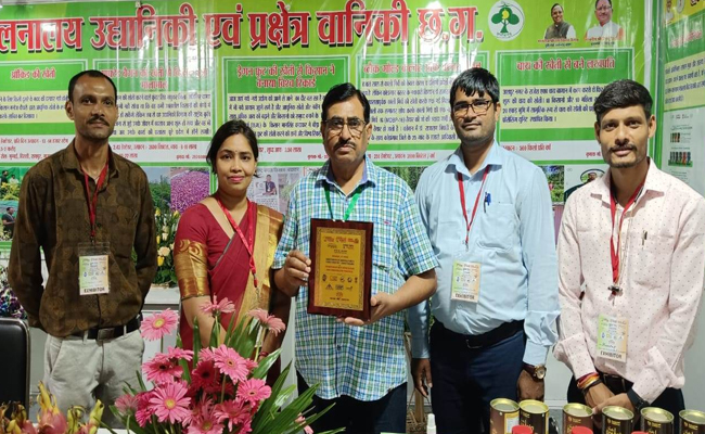 बस्तर अंचल की महिला कृषक को जैविक खेती को बढ़ावा देने के लिए मिला लाईफ टाईम अचीवमेंट पुरस्कार बस्तर अंचल की महिला कृषक को जैविक खेती को बढ़ावा देने के लिए मिला लाईफ टाईम अचीवमेंट पुरस्कार