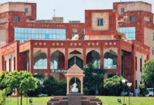 प्रवेश की उम्र बढ़ने से स्कूलों में 10 लाख नामांकन होगा कम