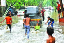 महाराष्ट्र में बारिश का रेड अलर्ट, स्कूल-कॉलेज बंद, परीक्षाएं टलीं