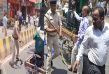 भारत बंद के दौरान पुलिसकर्मी ने SDM को दे मारा डंडा, वीडियो हो रहा वायरल भारत बंद के दौरान पुलिसकर्मी ने SDM को दे मारा डंडा, वीडियो हो रहा वायरल