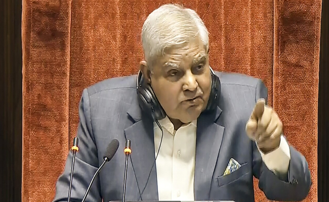 जगदीप धनखड़ को हटाना चाहता है विपक्ष, 87 सांसदों ने किया हस्ताक्षर जगदीप धनखड़ को हटाना चाहता है विपक्ष, 87 सांसदों ने किया हस्ताक्षर