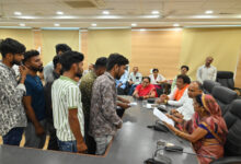 जनसुनवाई मे महापौर ने किया 2 आवेदनों का तत्काल निराकरण