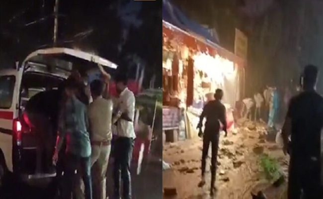 बड़ी खबर: महाकाल मंदिर में दीवार गिरी, दो लोगों की मौत, मलबे में दबे लोगों का रेस्क्यू जारी बड़ी खबर: महाकाल मंदिर में दीवार गिरी, दो लोगों की मौत, मलबे में दबे लोगों का रेस्क्यू जारी