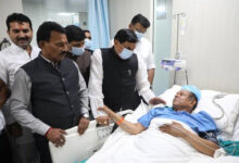 हॉस्पिटल पहुंचकर मुख्यमंत्री डॉ. मोहन यादव ने विधायक मधु वर्मा का कुशलक्षेम जाना हॉस्पिटल पहुंचकर मुख्यमंत्री डॉ. मोहन यादव ने विधायक मधु वर्मा का कुशलक्षेम जाना