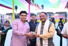 तीजा मिलन समारोह में पहुंचे मुख्यमंत्री श्री विष्णु देव साय ने राजस्व मंत्री श्री टंकराम वर्मा के निवास में स्थापित भगवान गणेश की पूजा अर्चना की