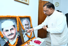 मुख्यमंत्री ने राष्ट्रपिता महात्मा गांधी और पूर्व प्रधानमंत्री स्वर्गीय श्री लाल बहादुर शास्त्री की जयंती पर उन्हें किया नमन मुख्यमंत्री ने राष्ट्रपिता महात्मा गांधी और पूर्व प्रधानमंत्री स्वर्गीय श्री लाल बहादुर शास्त्री की जयंती पर उन्हें किया नमन