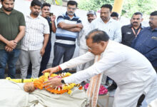मुख्यमंत्री श्री विष्णु देव साय ने पूर्व राज्यसभा सांसद स्वर्गीय श्री गोपाल व्यास के अंतिम दर्शन में शामिल होकर दी भावभीनी श्रद्धांजलि