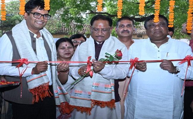 मुख्यमंत्री श्री विष्णुदेव साय ने जांजगीर में नवनिर्मित तहसील कार्यालय भवन का किया लोकार्पण