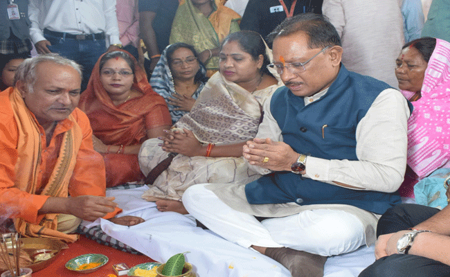 मुख्यमंत्री श्री विष्णुदेव साय ने दुलदुला में 3 करोड़ से अधिक के विकास कार्यों का किया लोकार्पण व भूमिपूजन